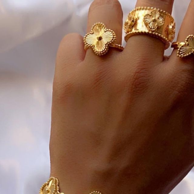 Leaf Shaped Finger Accessory.