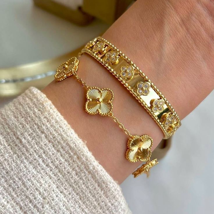 Shiny Rhinestone Floral Bracelet