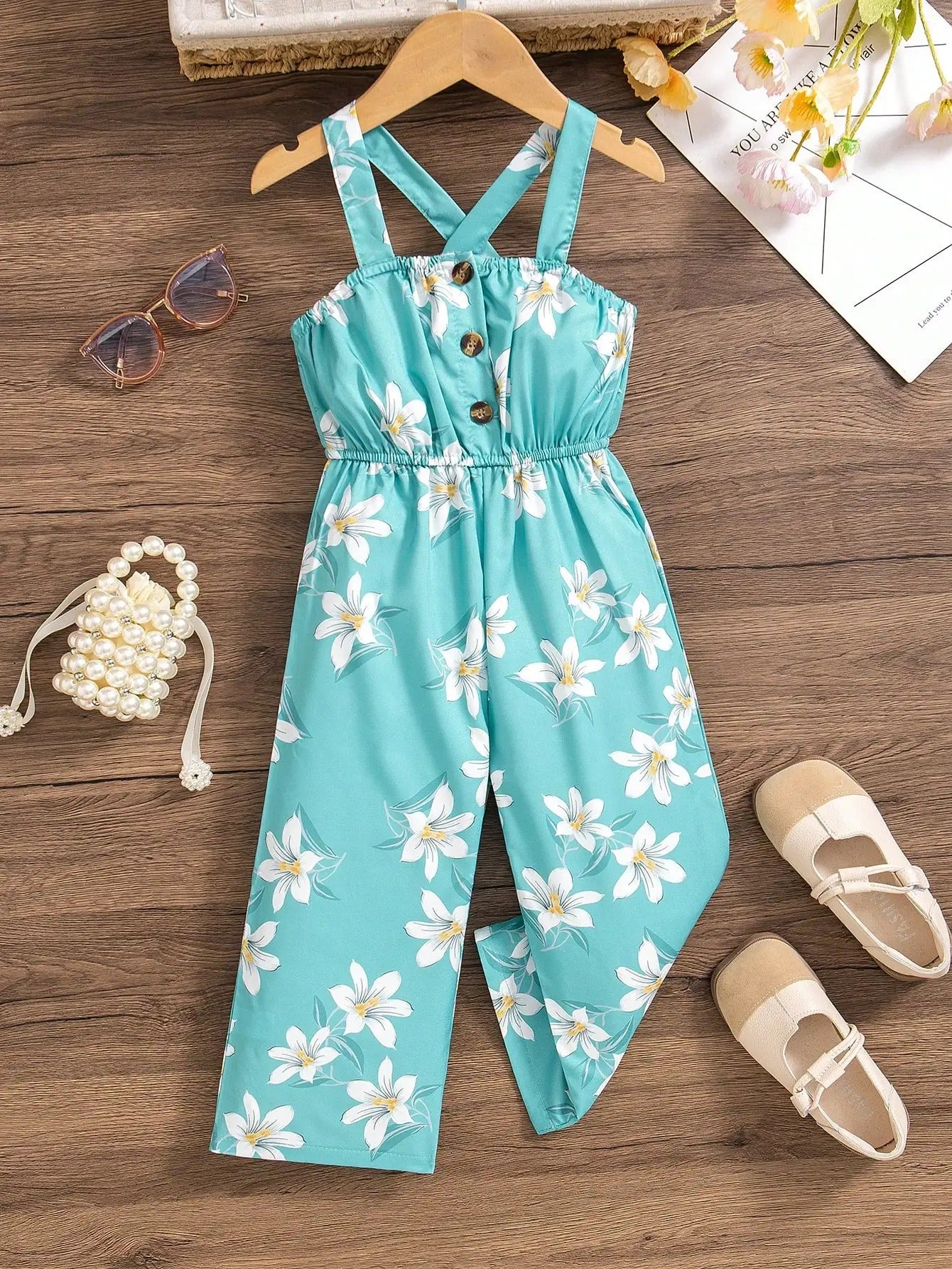Suspender Button-Up Waist-Cinching Wide-Leg Jumpsuit for Summer Season Change and Seaside Vacation.