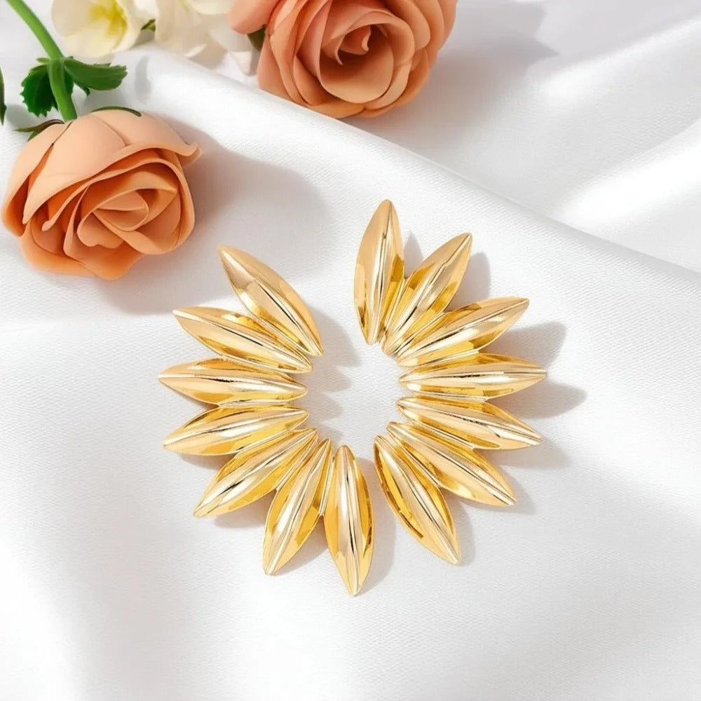Thorny Line Stud Earrings for Women