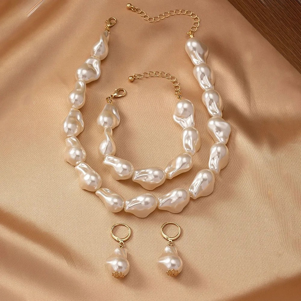 Pearl necklace for Women