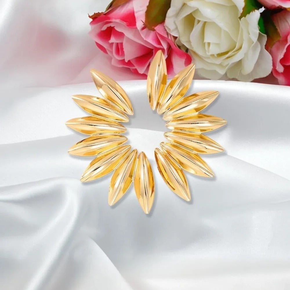Thorny Line Stud Earrings for Women