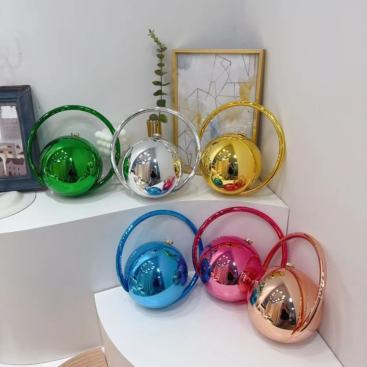 Gold Acrylic Round Ball Hand Bag