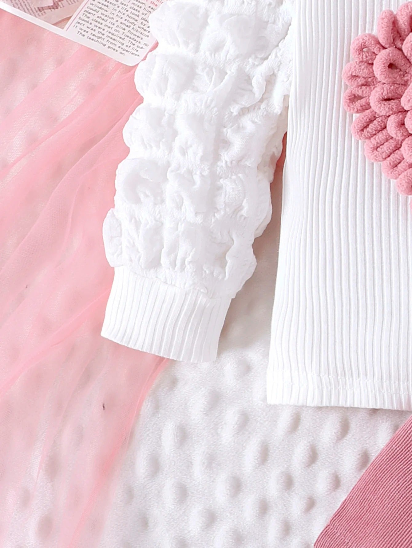Comfortable Sweet and Cute Bubble Sleeves, Love Chapter Top + Pink Short Skirt.