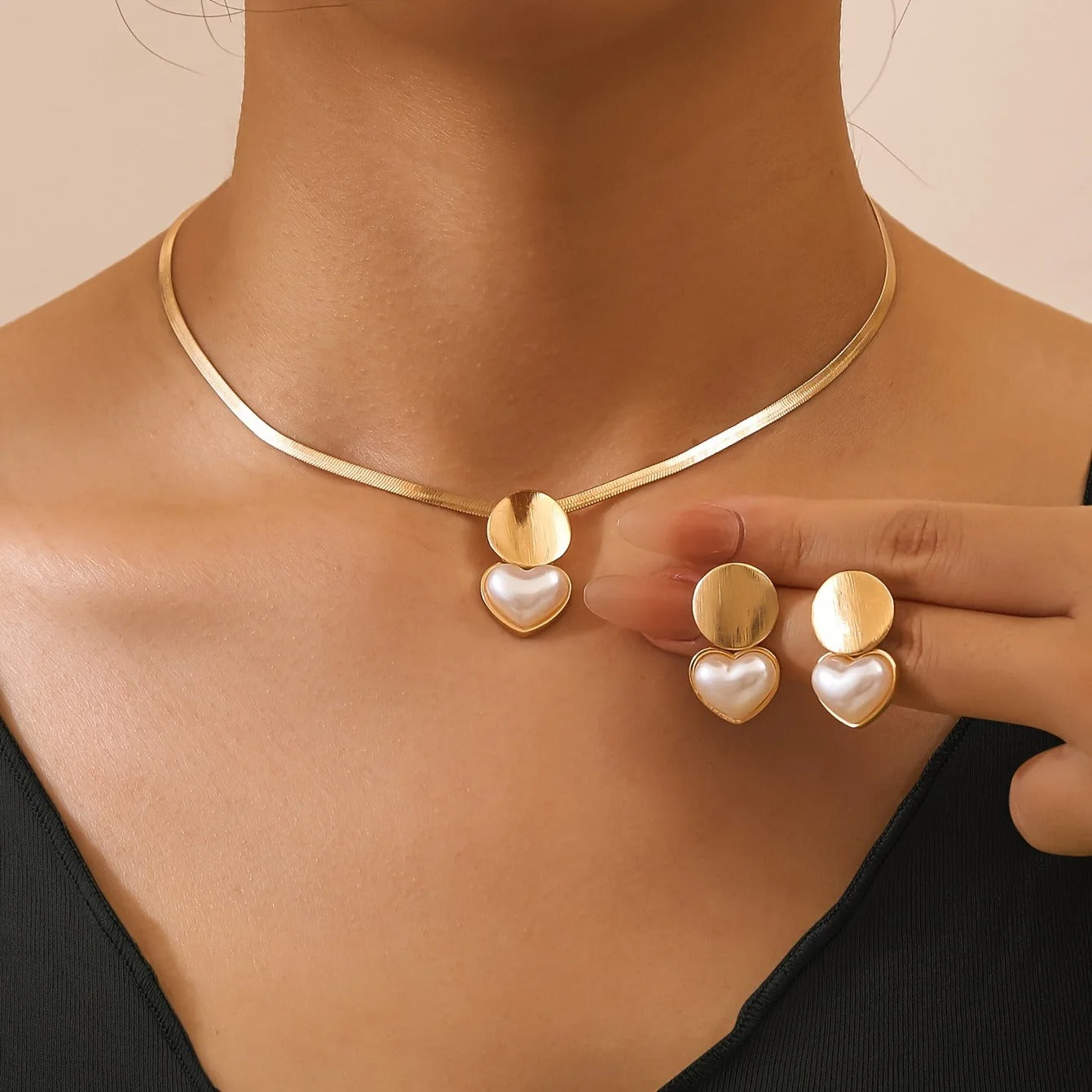 Circular Heart-shaped Pendant