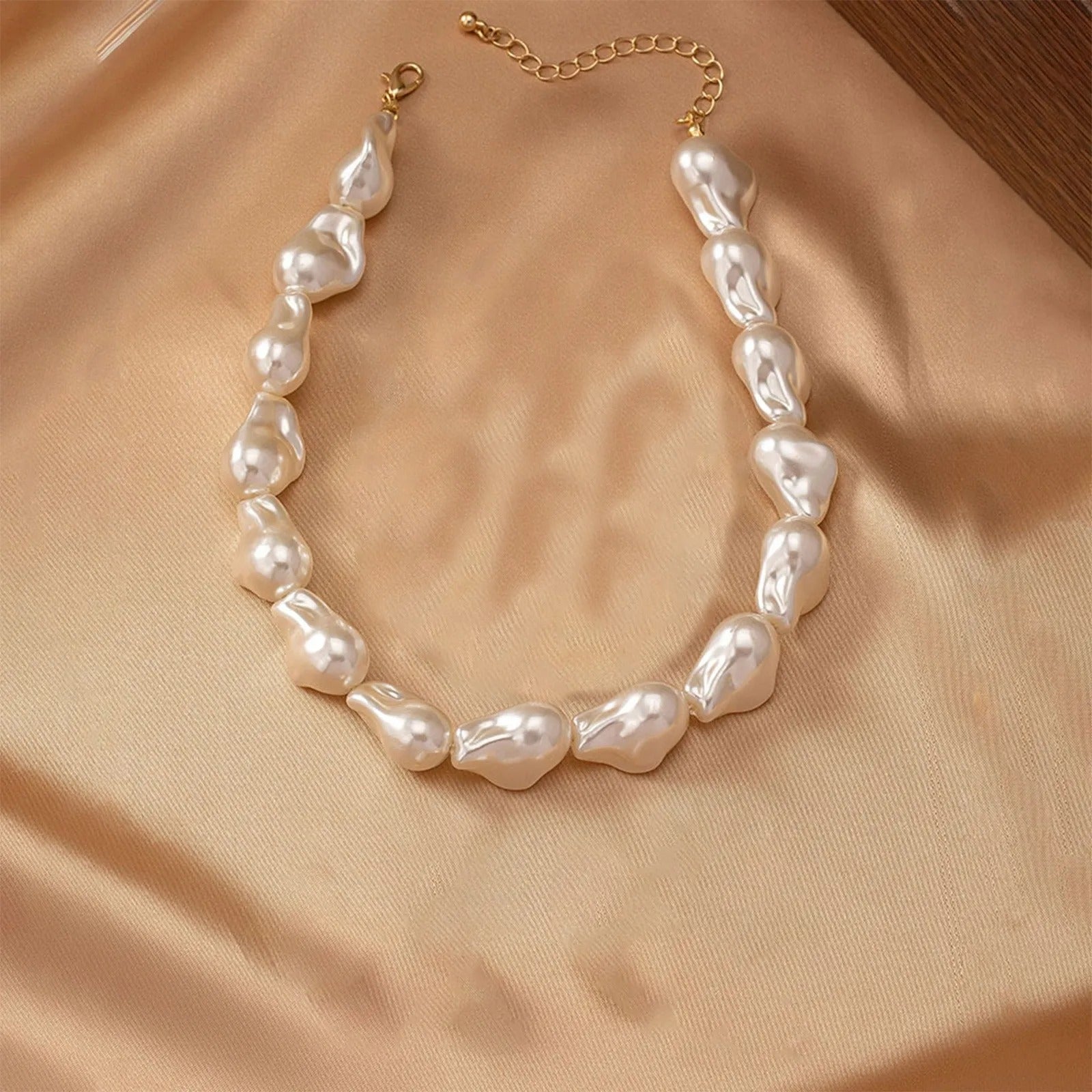Pearl necklace for Women
