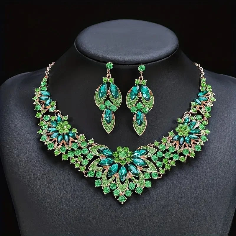 Inlaid Rhinestone Trendy Leaf Design