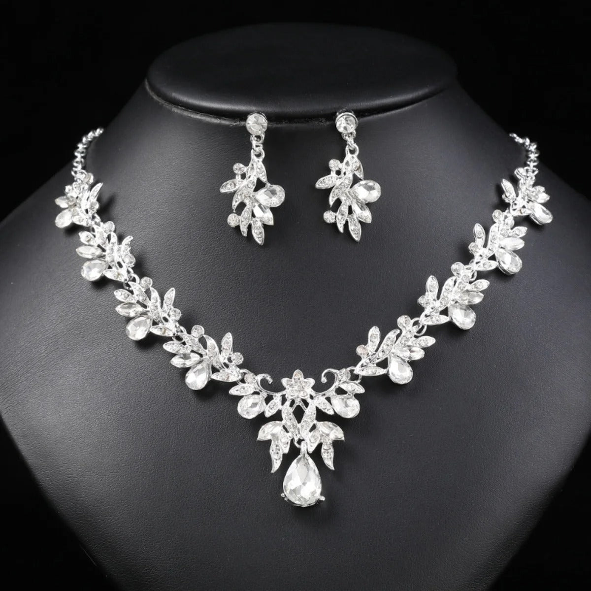 Banquet Gemstone Necklace