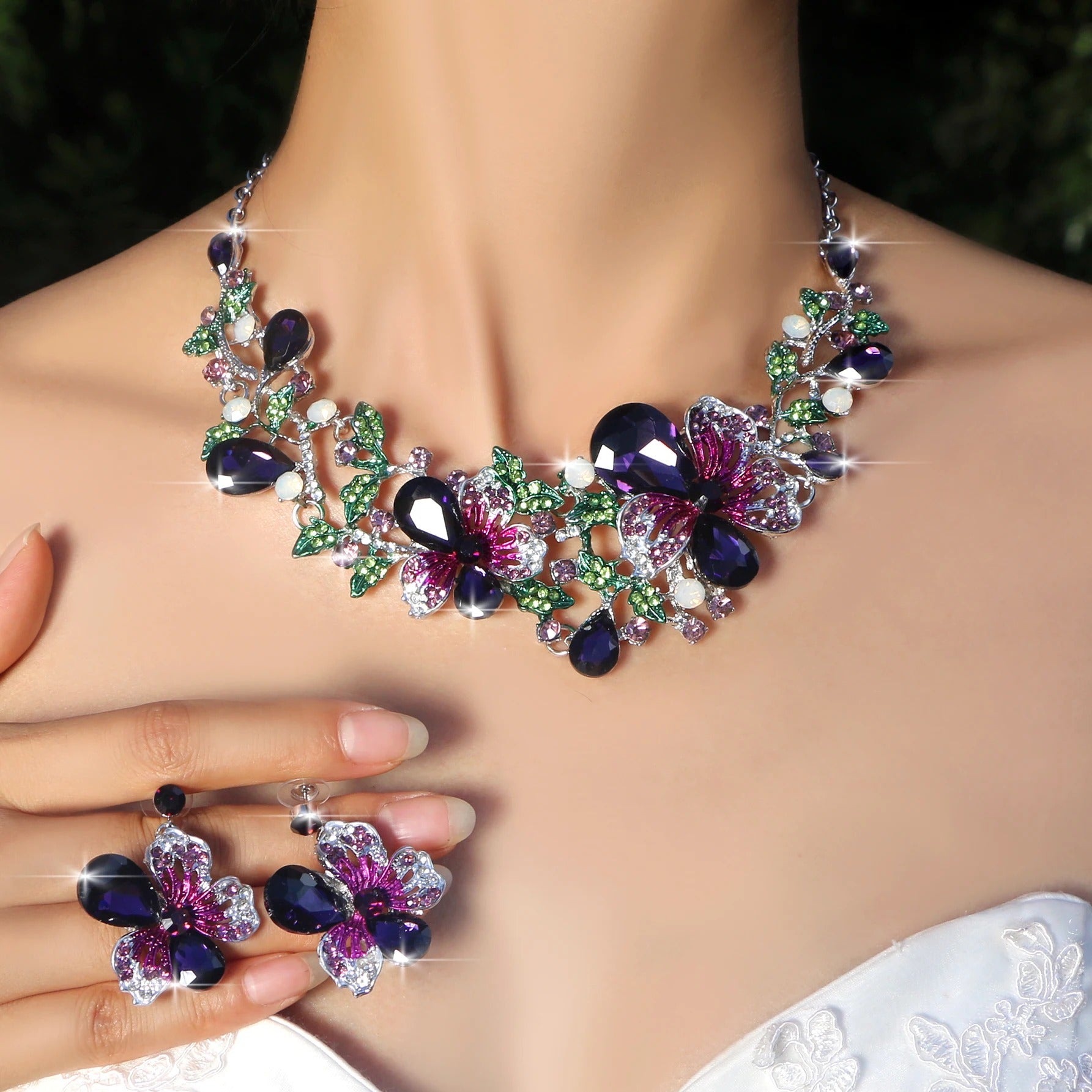 1 Set of Luxurious Rhinestone Flower Necklace and Earrings Two-Piece