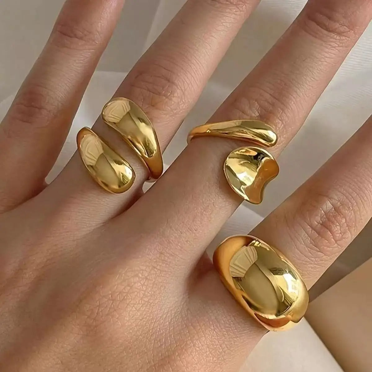 Men's And Women's Ring Set with Unique Geometric Hollow