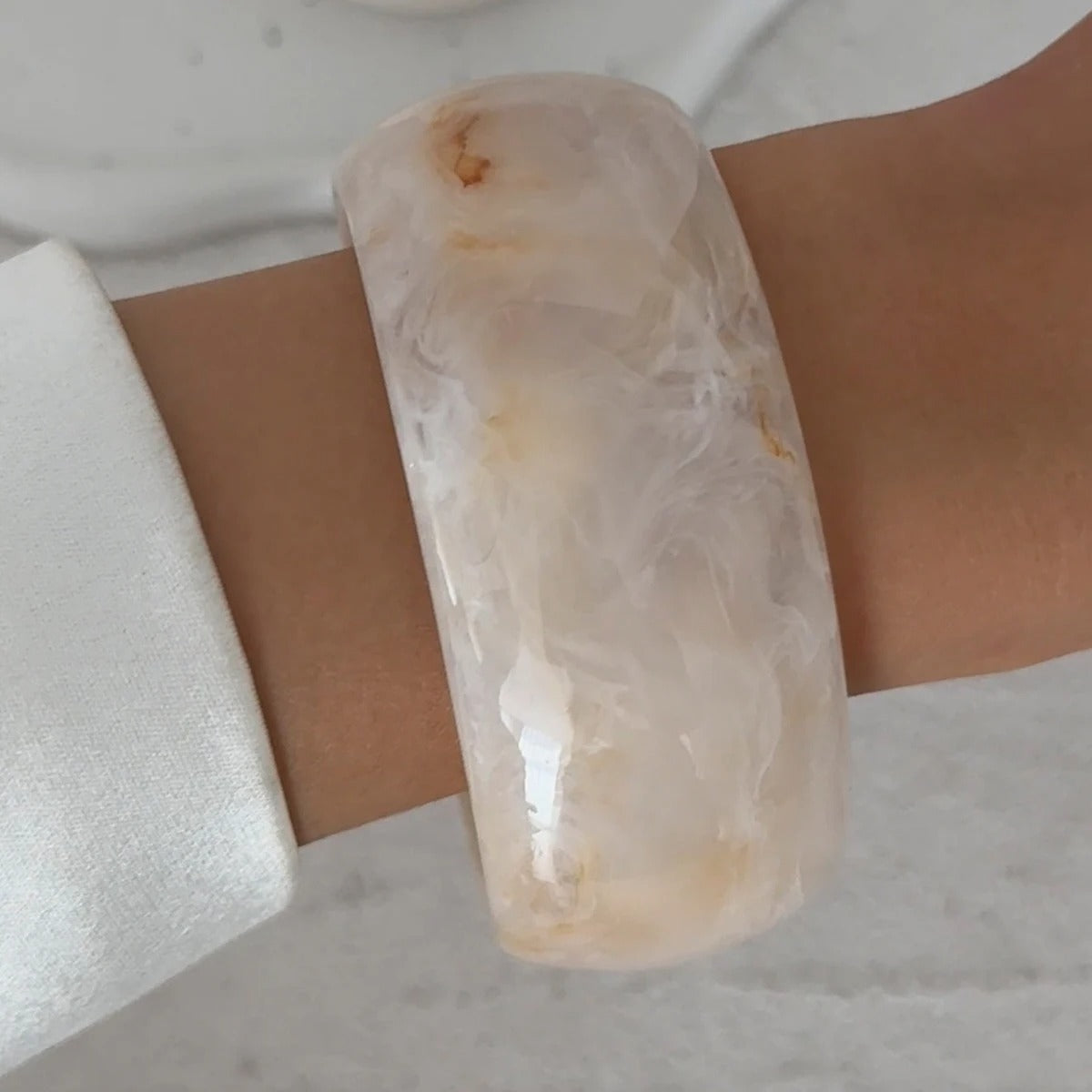 3Pcs/Set Vintage Beige Resin Bangle