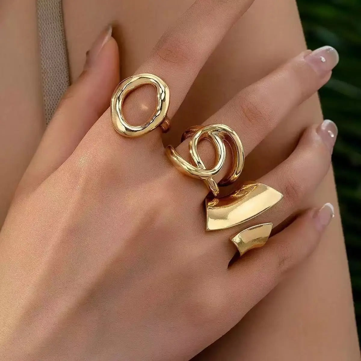 Men's And Women's Ring Set with Unique Geometric Hollow