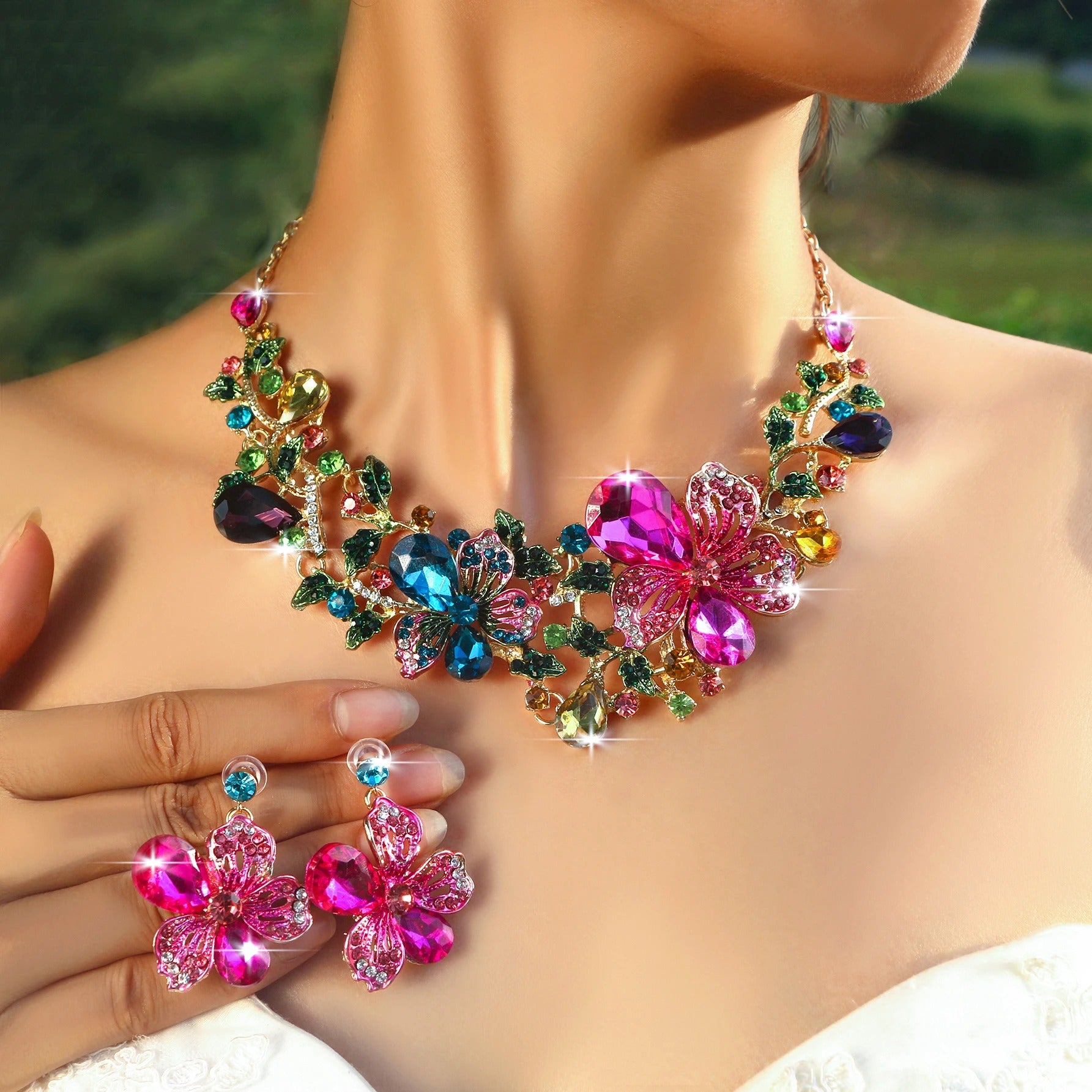 1 Set of Luxurious Rhinestone Flower Necklace and Earrings Two-Piece