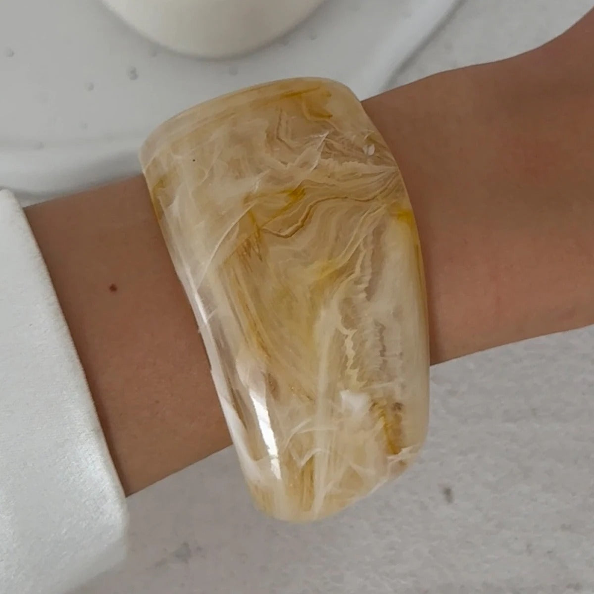 3Pcs/Set Vintage Beige Resin Bangle