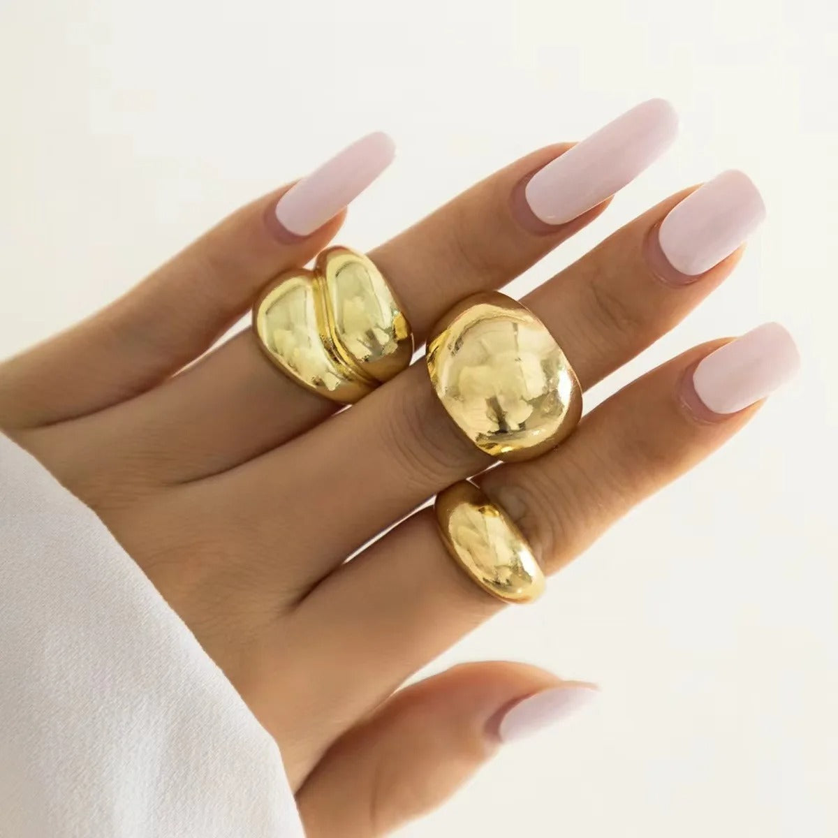 Men's And Women's Ring Set with Unique Geometric Hollow