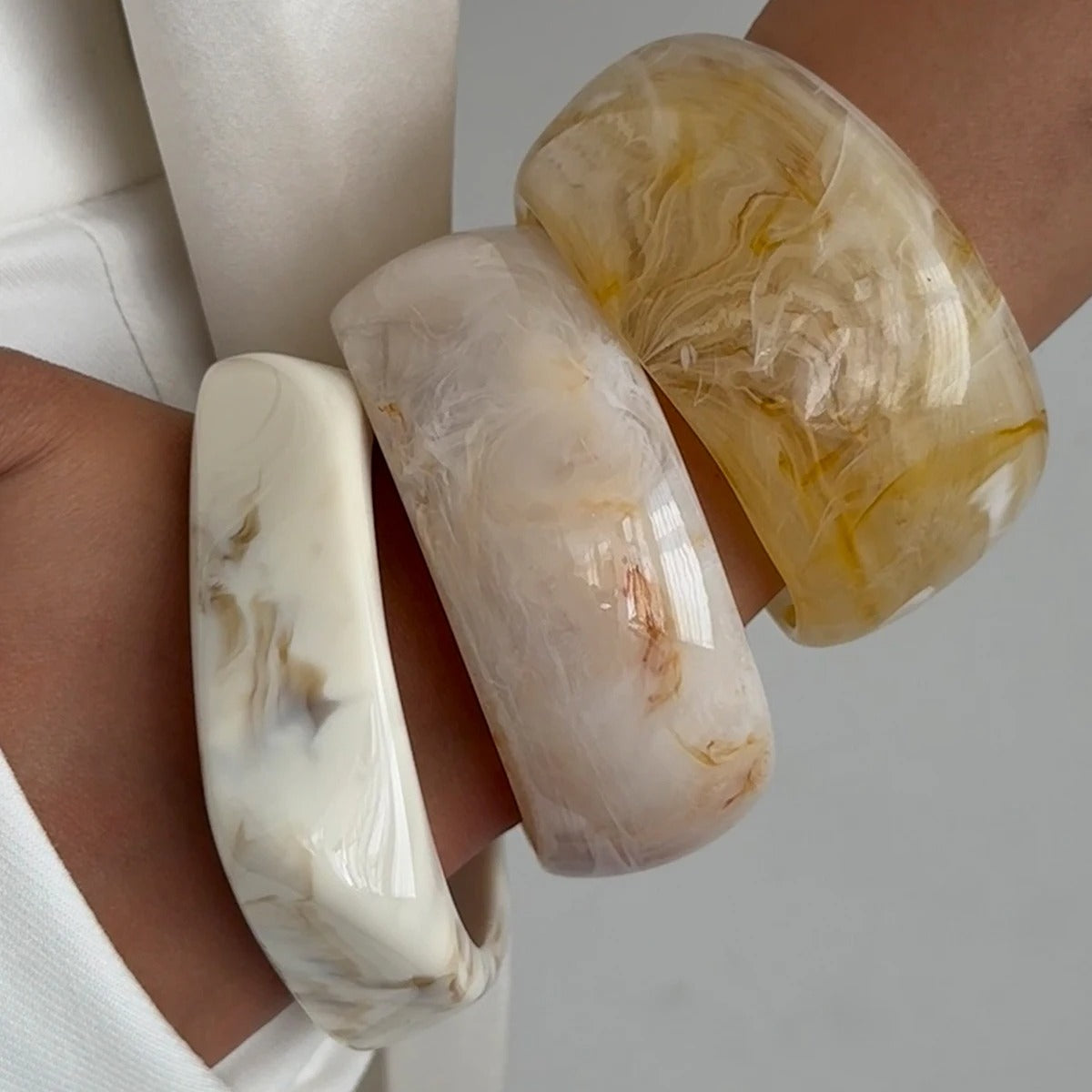 3Pcs/Set Vintage Beige Resin Bangle